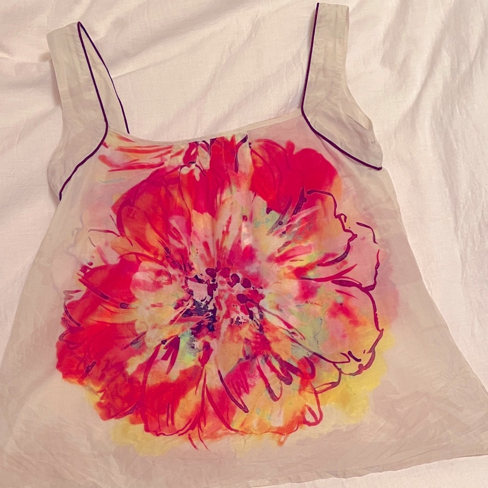 La fée Maraboutée (Paris) vibrant silky floral thank top